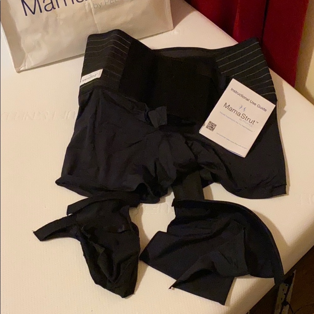 Mama Strut by pelv-ice